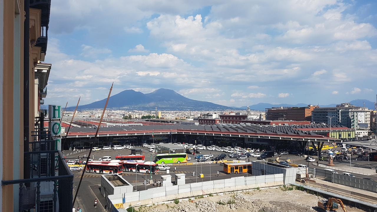 Deluxe B&B Napoli Central Station Exterior photo